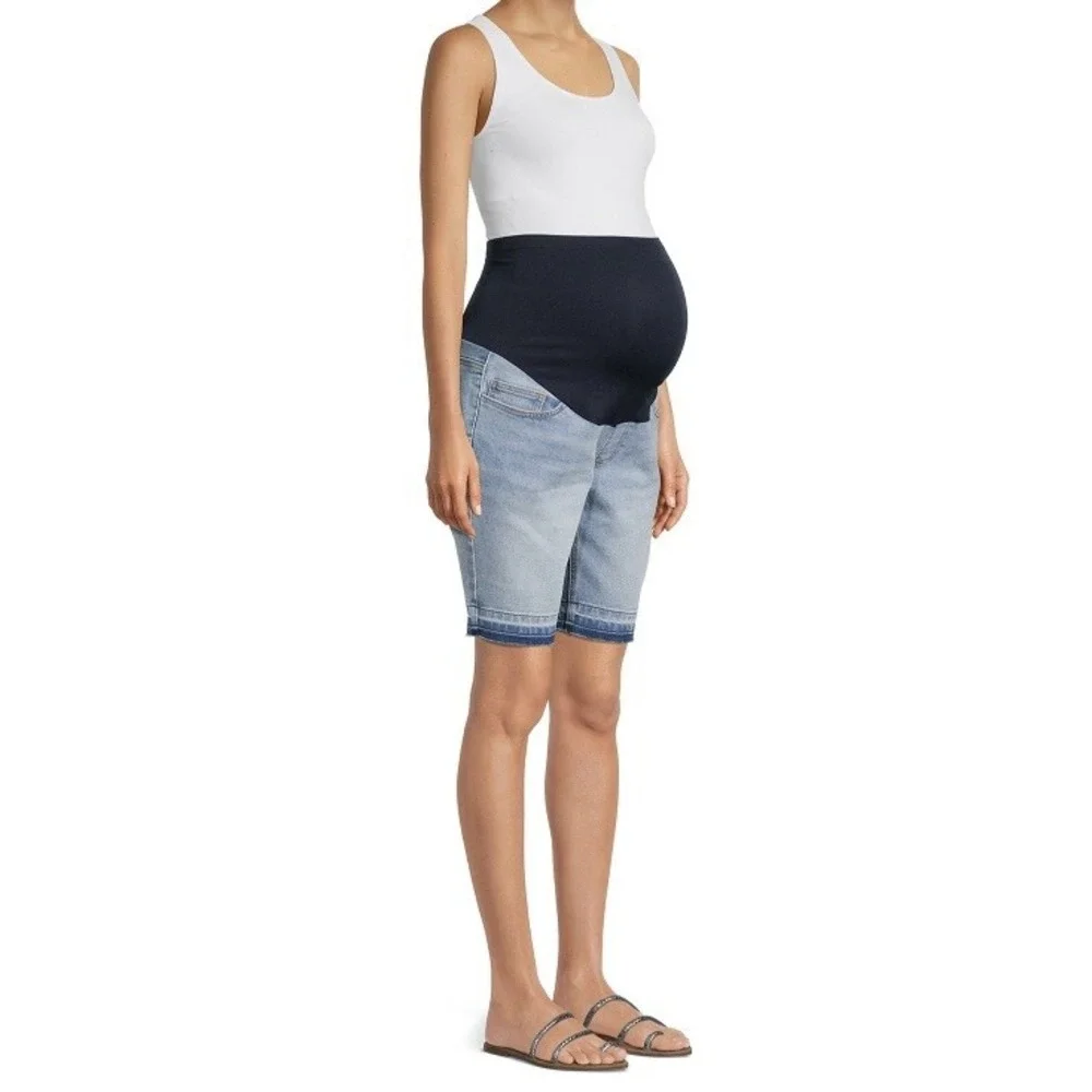 Time and Tru Womens Maternity Bermuda Shorts Medium New with Tags Denim Light